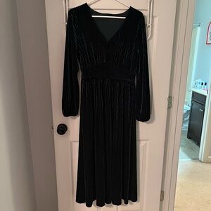 Chic Hunter Green Long Sleeve Midi Dress